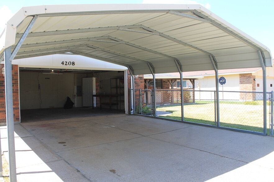 Building Photo - 4208 Arbor Dr