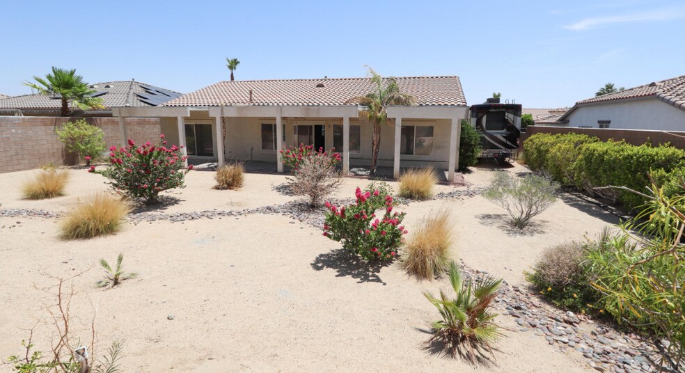 Building Photo - 3713 Vista Verde