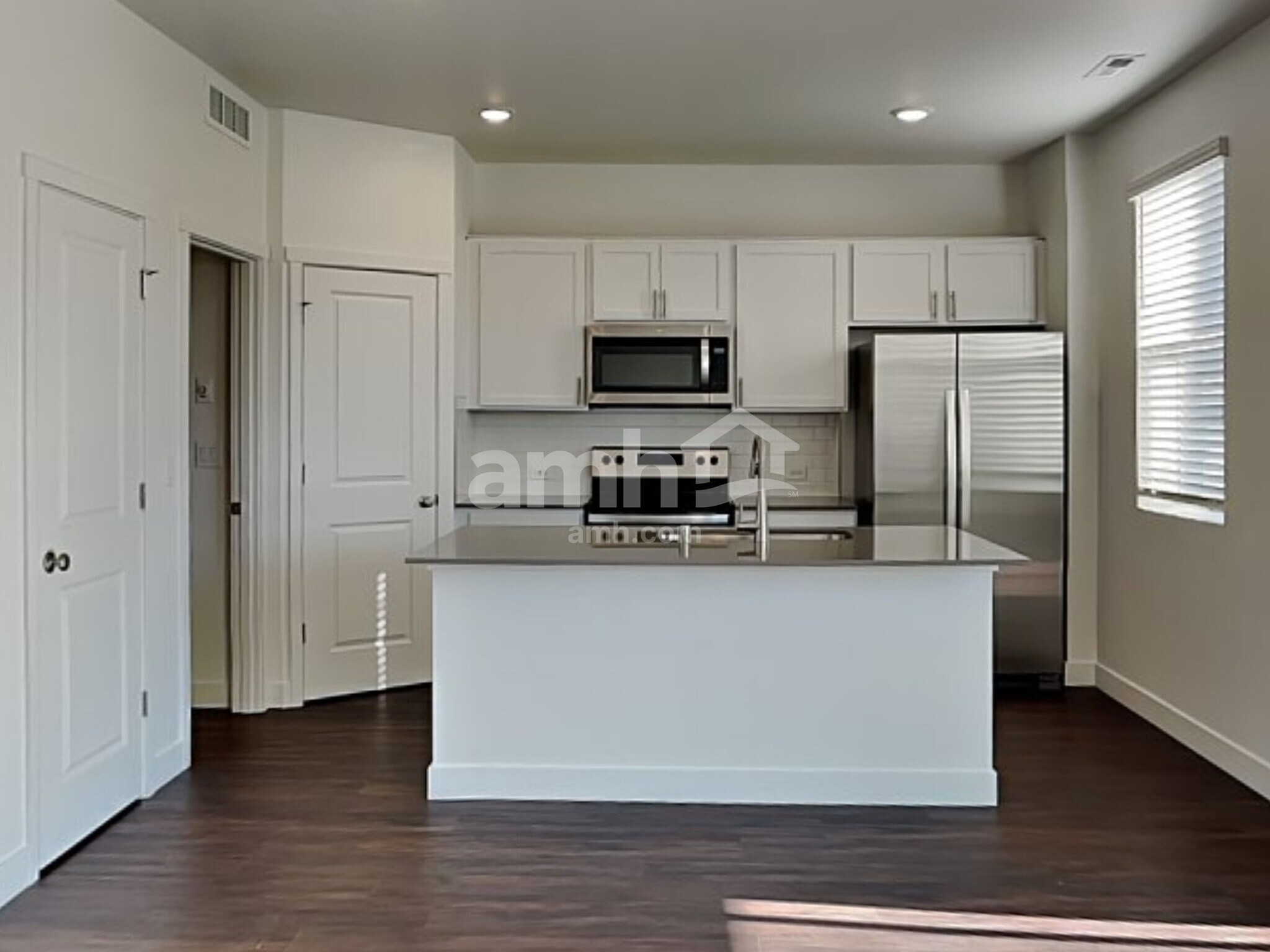 Building Photo - 4826 86th Ave NE