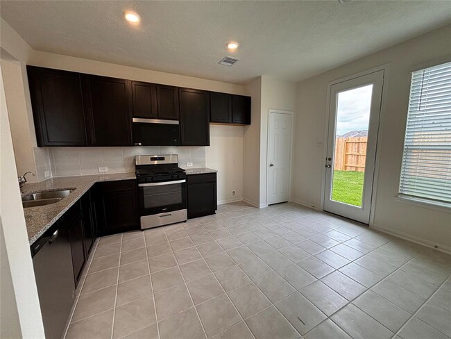 Building Photo - 15703 Lemmonwood Hls Ln