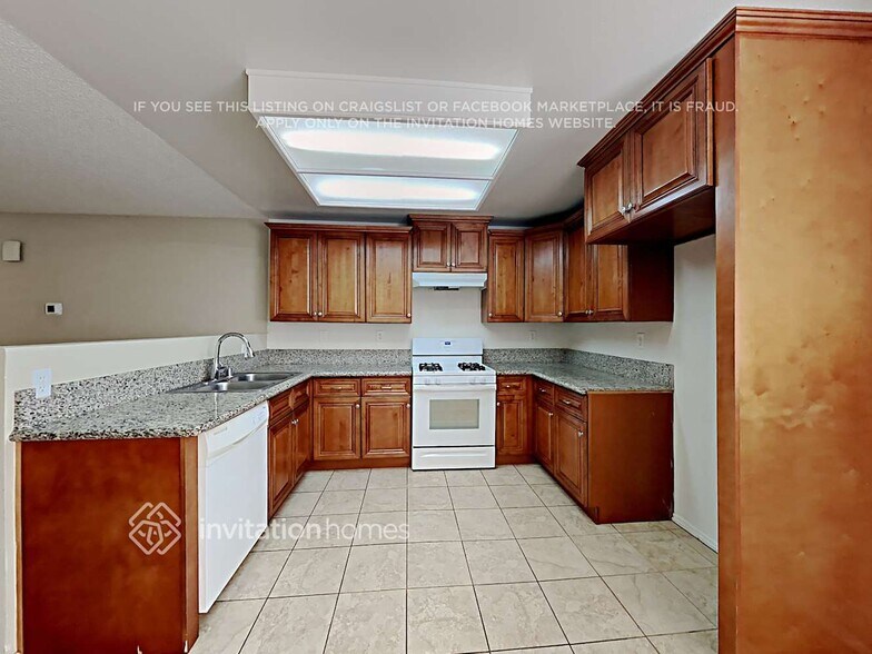 Building Photo - 9702 Forest Ave