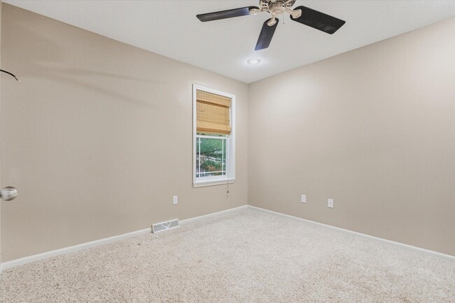 Building Photo - 420 N Village Cir