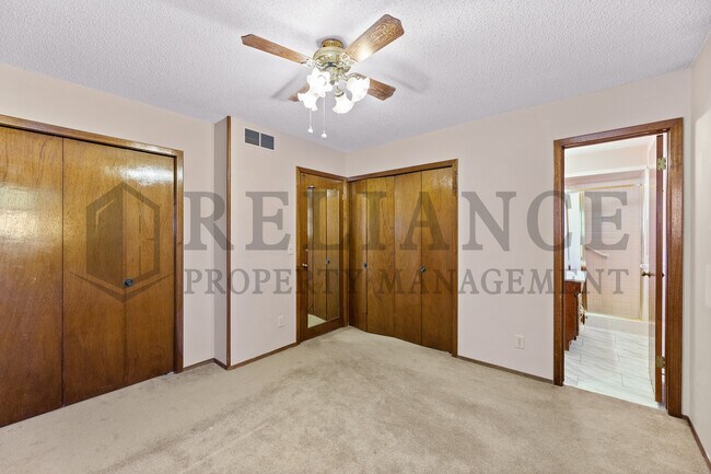 Building Photo - 510 N Parkridge St