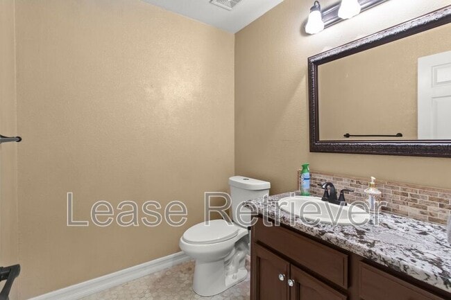 Building Photo - 1921 Ridgemont Way