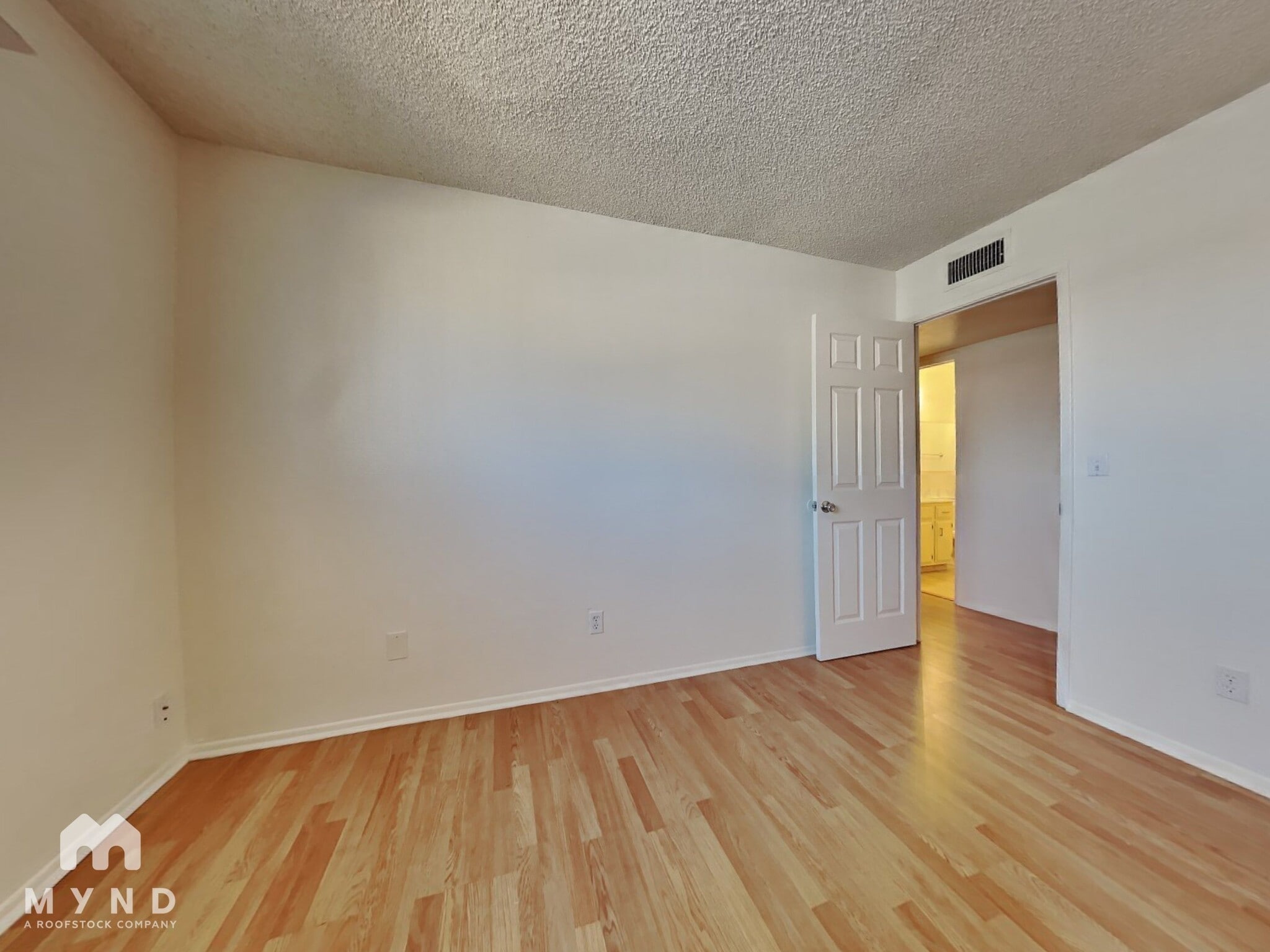 Building Photo - 4305 W Solano Dr N