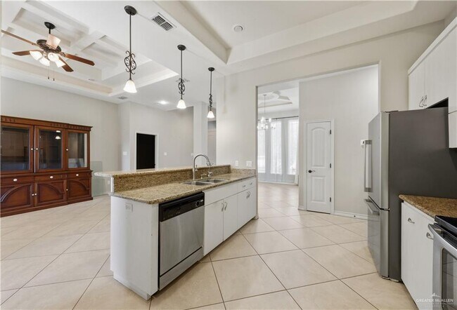 Building Photo - 1807 S Villa Real Dr