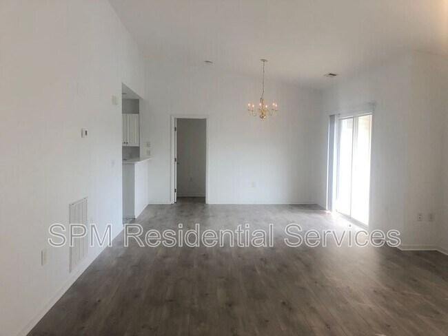 Building Photo - 4122 Breezewood Dr