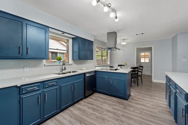 Building Photo - 5338 Rutherglenn Dr