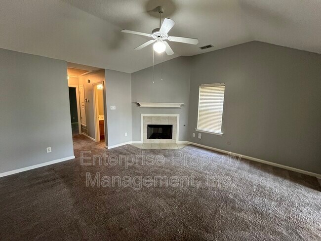 Building Photo - 1096 Sunstar Dr