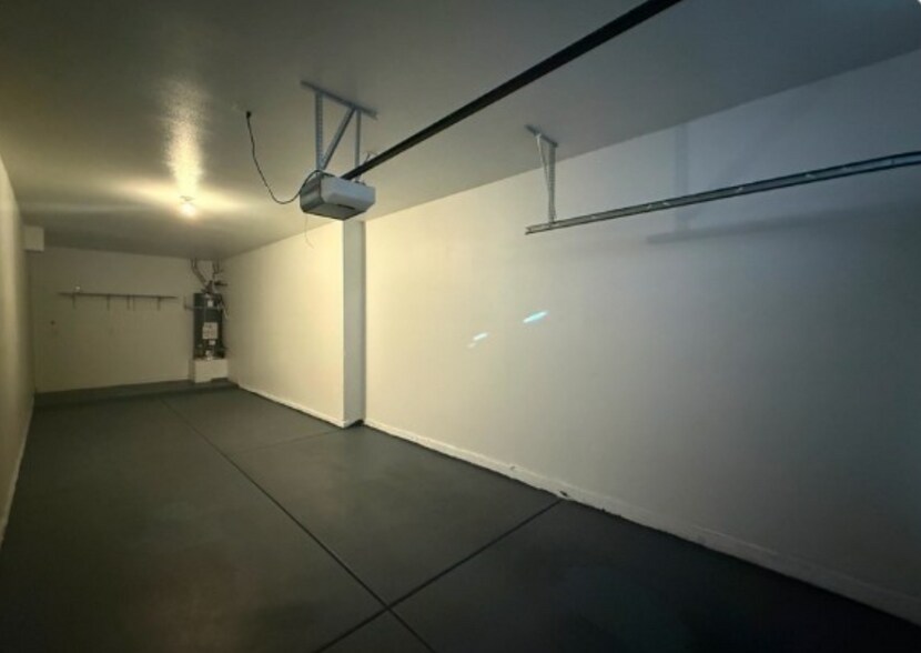 Building Photo - 9975 Peace Way