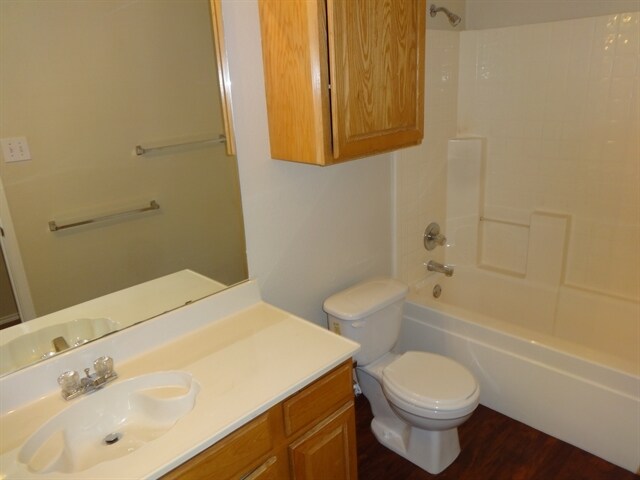 Building Photo - 721 Stonebrooke Dr