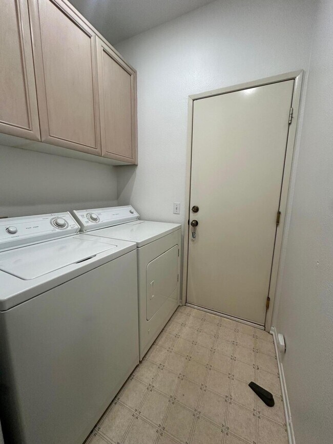 Building Photo - 248 Strada Fortuna