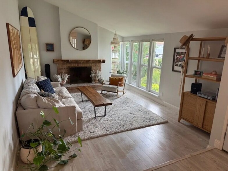 Building Photo - 1511 Dana Way