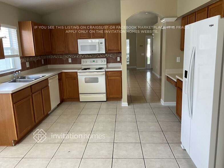 Building Photo - 30548 Lanesborough Cir