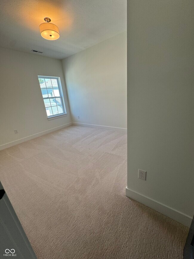 Building Photo - 753 Madelyn Dr