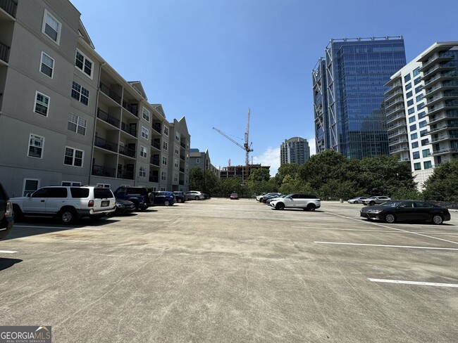 Building Photo - 1075 Peachtree Walk NE