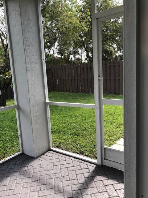 Building Photo - 10914 Oak Bend Way