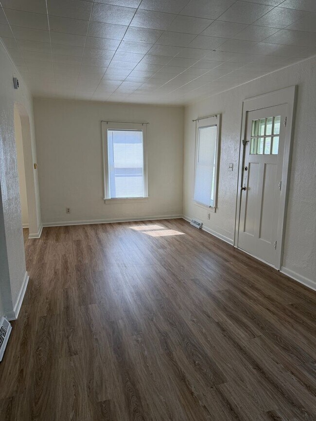 Building Photo - Nice 2 Bedroom Home for Rent in Concord School District