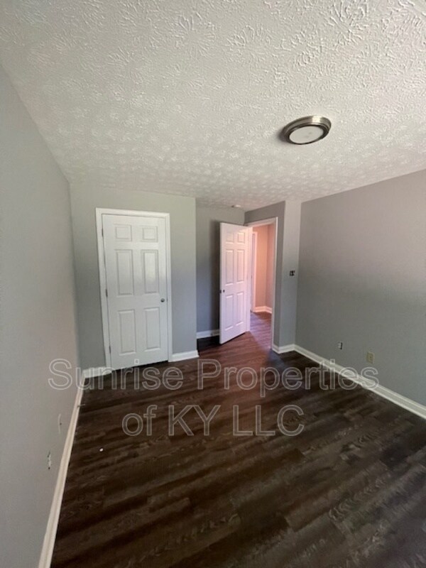 Building Photo - 3203 Hampstead Ct