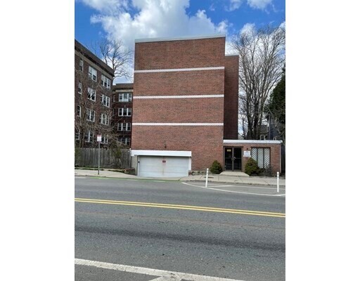 Building Photo - 1691 Cambridge St
