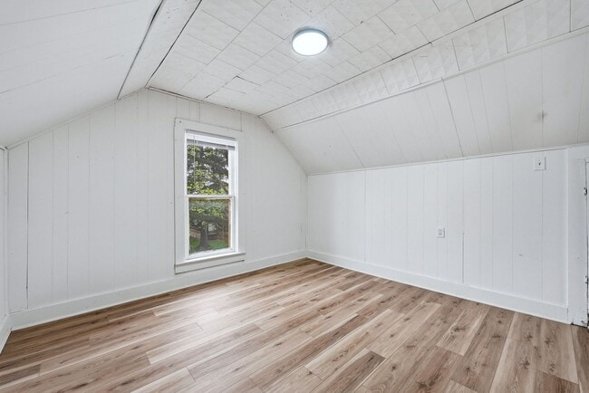 Building Photo - Cozy 3BR with Covered Front Porch