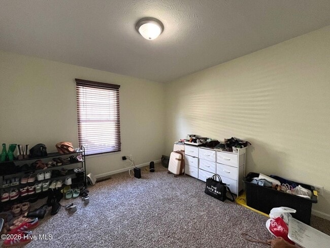 Building Photo - 323 Tokay Dr