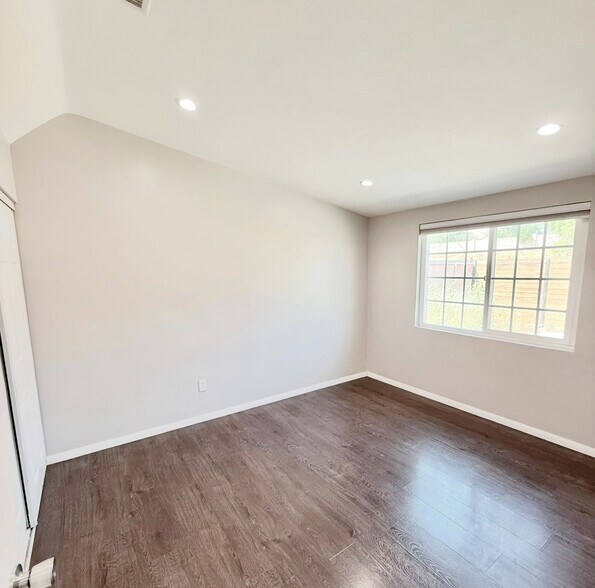 Building Photo - 11714 Sproule Ave
