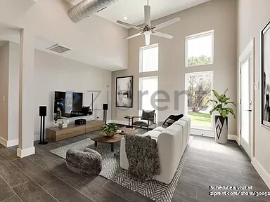 Building Photo - 11106 Lakeside Dr