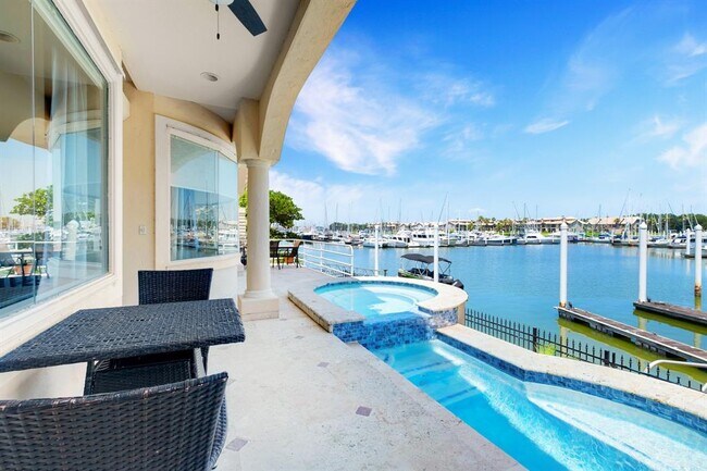 Building Photo - 305 Harborside Cir