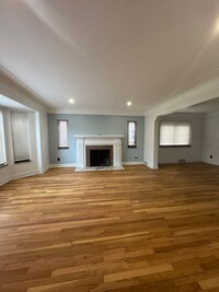 Building Photo - Cherrylawn