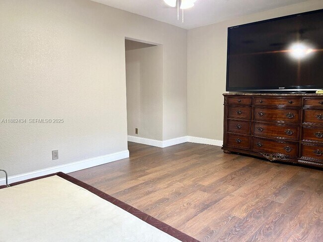 Building Photo - 875 NW 80th Terrace