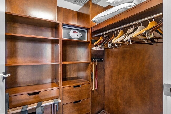 Building Photo - 3800 N Ocean Dr