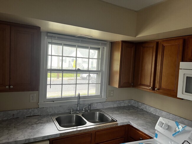 Building Photo - 15 N Purcell Ave