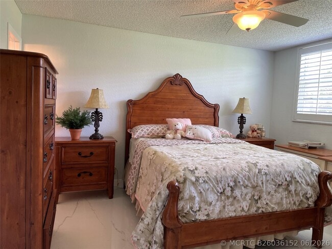 Building Photo - 9420 S Hollybrook Lake Dr