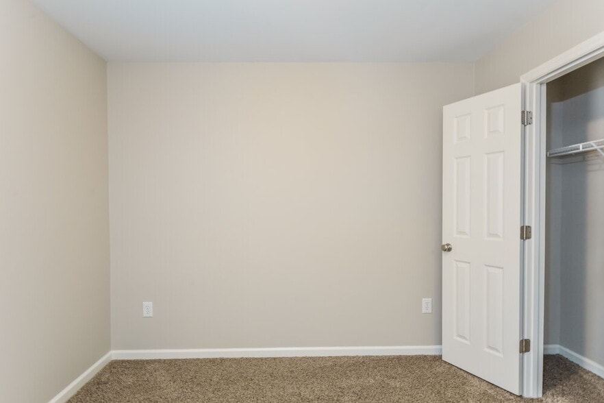 Building Photo - 1433 East Stone Arch Drive