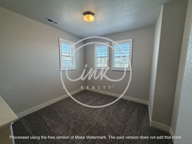 Building Photo - 439 Dubois Ln