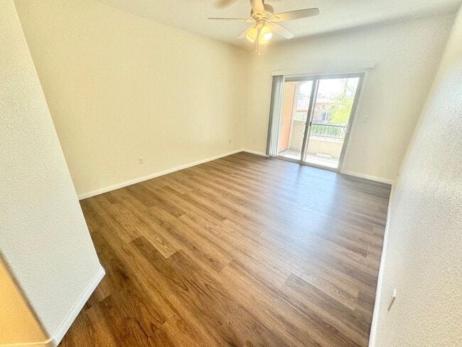 Building Photo - Fully upgraded condo with new flooring, paint, and appliances in Southwest Las Vegas