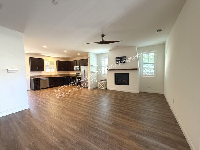 Building Photo - 4464 Lazo Dr