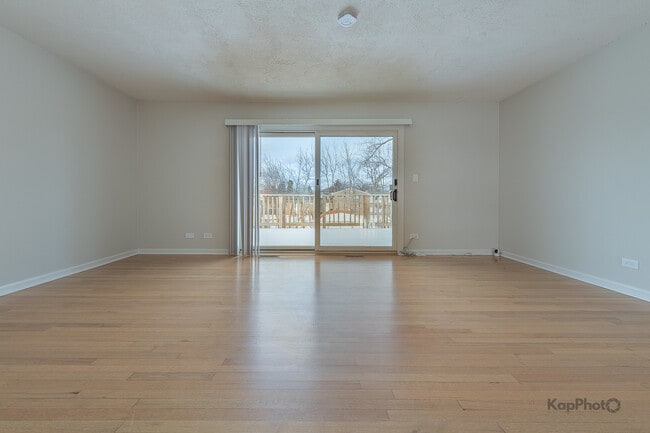 Building Photo - 8170 Northway Dr