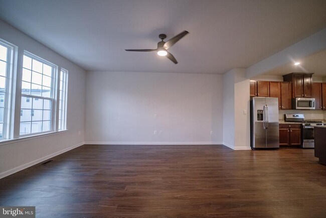 Building Photo - 9816 Cedarmass Cir