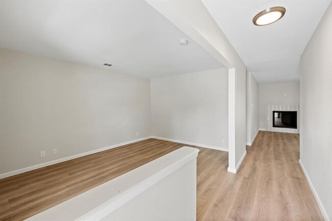 Building Photo - 1100 Red Cliff Dr