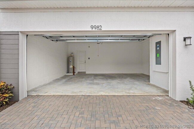 Building Photo - 9982 SW Torquay Dr