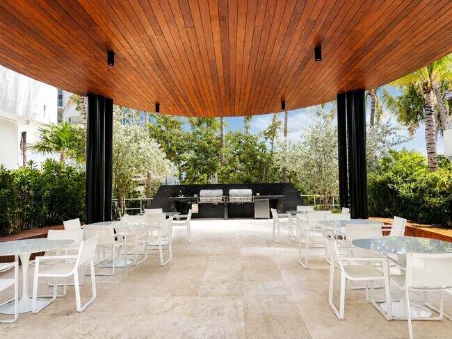 Building Photo - 6365 Collins Ave