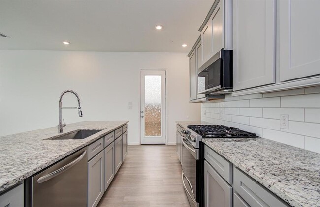 Building Photo - 4138 Balboa Dr