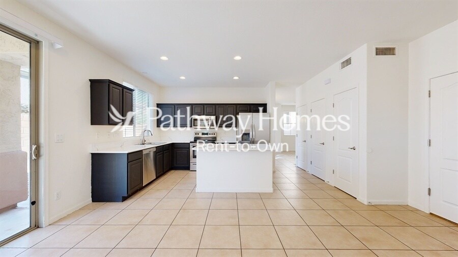 Building Photo - 2141 N 135th Dr