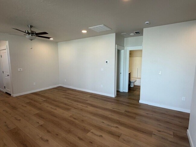 Building Photo - Beautiful newer 3 bed 2 bath home in Caldwell just off Linden Rd and Middleton Rd