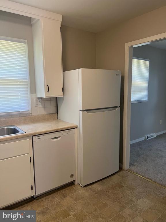 Building Photo - 6854 Arbor Ln