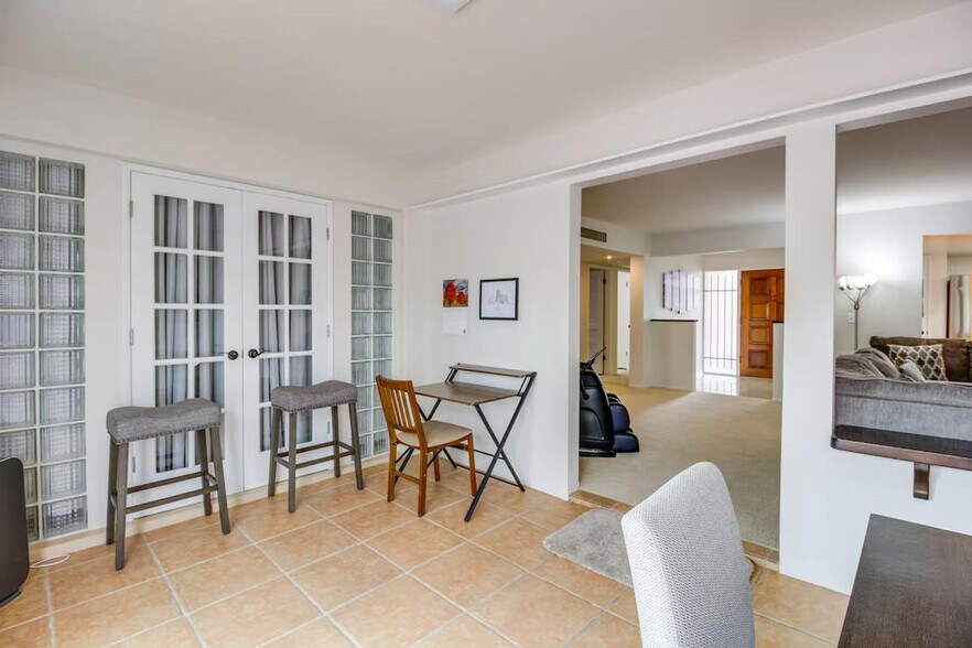 Building Photo - 5026 N Crestridge Dr