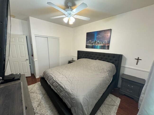 Building Photo - Beautiful Single Story Home - Professional Landscaper included