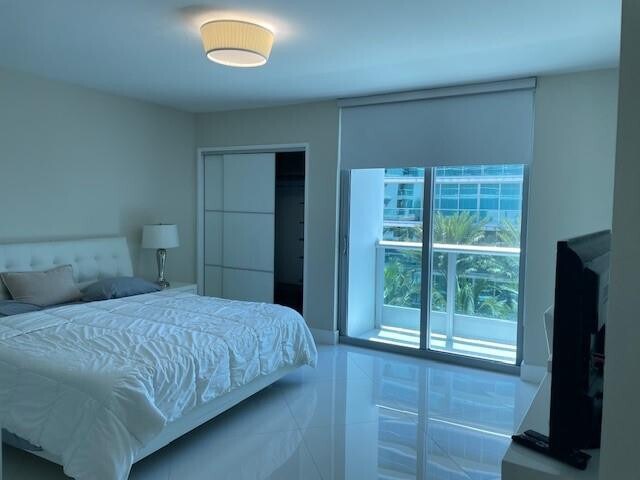 Building Photo - 9401 Collins Ave
